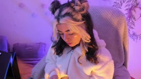 Snapshot of sammysammy_ chatting on December 2024 09:28:01 AM online show from December 2024 09:28:01 AM