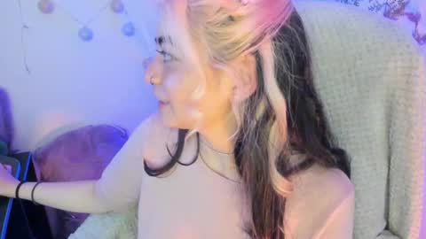 Snapshot of sammysammy_ chatting on January 2025 07:13:02 AM online show from January 2025 07:13:02 AM