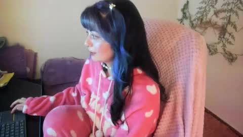   online show from October 2025 06:32:02 AM