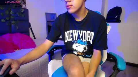 Snapshot of samuel_dark chatting on April 2026 11:21:02 PM samuel_dark online show from April 2026 11:21:02 PM