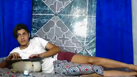 Snapshot of samuel_sincee chatting on November 2025 06:04:02 AM Samuel Sincee online show from November 2025 06:04:02 AM