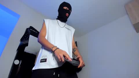   online show from November 2025 02:12:01 AM