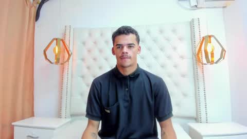 Snapshot of samuel_wyatt chatting on May 2026 12:33:02 PM SAMUEL online show from May 2026 12:33:02 PM