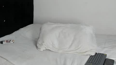 Samuel online show from January 2025 08:24:01 PM