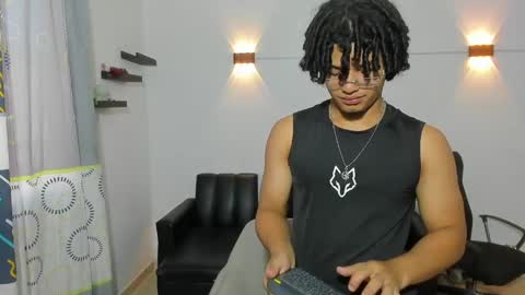 Snapshot of samxx_muscle chatting on May 2026 02:45:02 PM samxx_muscle online show from May 2026 02:45:02 PM
