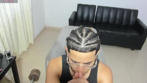 Snapshot of samxx_muscle chatting on May 2026 01:16:02 PM samxx_muscle online show from May 2026 01:16:02 PM