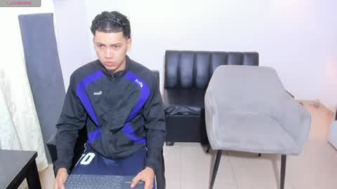 Snapshot of samxx_muscle chatting on June 2026 02:21:02 PM samxx_muscle online show from June 2026 02:21:02 PM