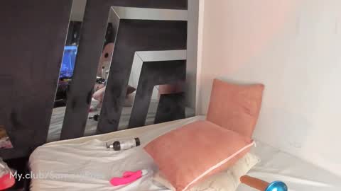 Find me at  when im offline here. online show from December 2024 09:57:01 PM