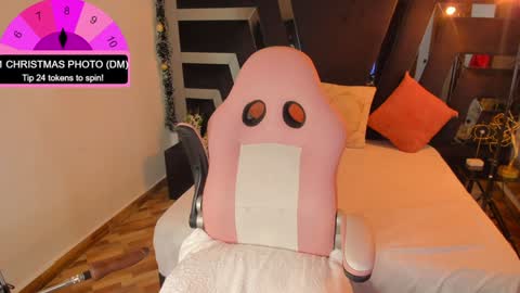 Find me at  when im offline here. online show from December 2024 03:07:01 AM