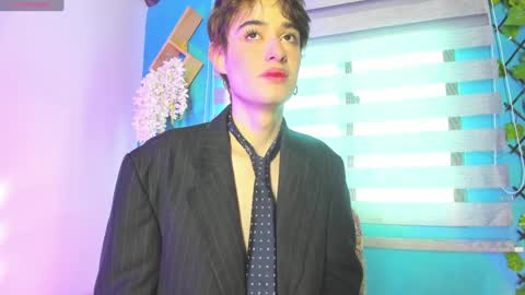    online show from December 2024 01:38:02 PM