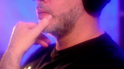 Sanders online show from November 2025 11:32:01 PM