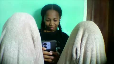 Snapshot of sandra1253099 chatting on May 2026 07:22:02 PM sandra1253099 online show from May 2026 07:22:02 PM
