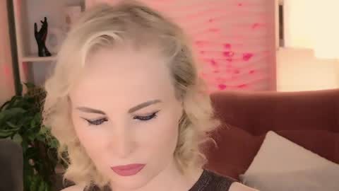 Snapshot of sandra_kind chatting on June 2026 05:34:01 AM Sandra online show from June 2026 05:34:01 AM