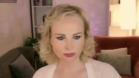 Snapshot of sandra_kind chatting on July 2026 05:23:02 AM Sandra online show from July 2026 05:23:02 AM
