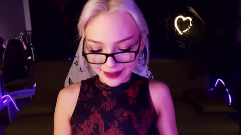 Sandy  online show from February 2025 01:13:02 AM