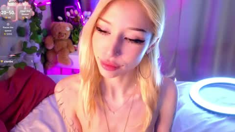Snapshot of sandragriff chatting on April 2026 07:28:01 AM Sally online show from April 2026 07:28:01 AM
