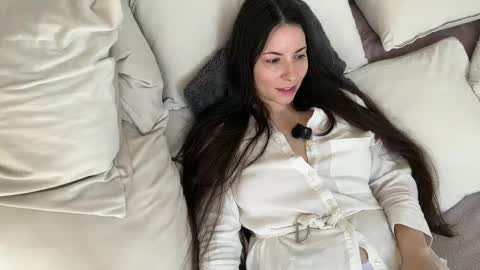 Sandra Schonherz online show from March 2025 10:02:02 AM