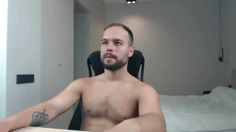 Snapshot of sandro_best chatting on July 2026 10:07:01 AM DeAlex online show from July 2026 10:07:01 AM