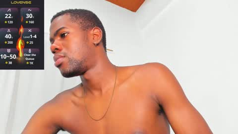 Snapshot of santi_brown1 chatting on January 2025 06:43:02 AM Santibrown online show from January 2025 06:43:02 AM