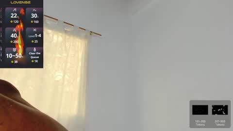 Snapshot of santi_brown1 chatting on February 2025 08:59:01 PM Santibrown online show from February 2025 08:59:01 PM