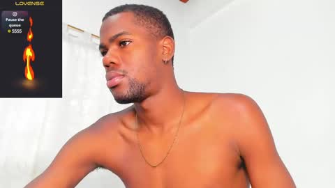 Snapshot of santi_brown1 chatting on February 2025 10:42:02 PM Santibrown online show from February 2025 10:42:02 PM