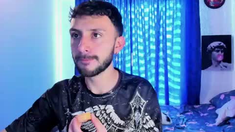Snapshot of santi_mateo chatting on June 2026 07:23:02 PM Santi online show from June 2026 07:23:02 PM