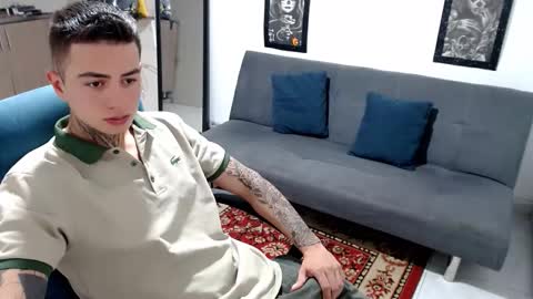 santi_ss online show from November 2025 04:01:02 PM