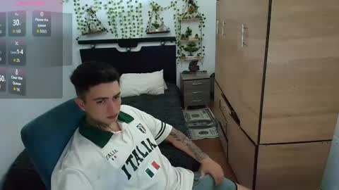 Snapshot of santi_ss chatting on April 2026 11:51:02 PM santi_ss online show from April 2026 11:51:02 PM