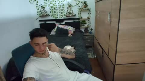 Snapshot of santi_ss chatting on May 2026 12:38:01 AM santi_ss online show from May 2026 12:38:01 AM