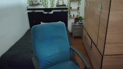 Snapshot of santi_ss chatting on May 2026 01:03:01 AM santi_ss online show from May 2026 01:03:01 AM
