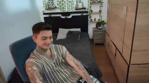 Snapshot of santi_ss chatting on May 2026 03:31:02 PM santi_ss online show from May 2026 03:31:02 PM