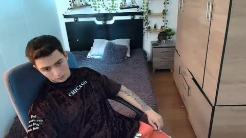 Snapshot of santi_ss chatting on May 2026 02:45:01 PM santi_ss online show from May 2026 02:45:01 PM