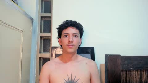 santi_twink19 online show from October 2025 04:32:01 AM