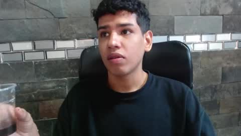 santi online show from November 2025 11:03:01 PM