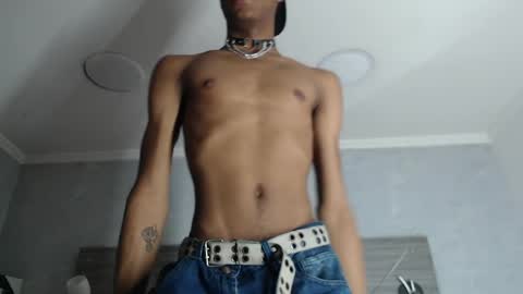 Santiiiiii  online show from April 2026 01:15:01 AM