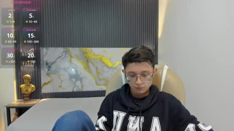 Snapshot of santiago_russo18 chatting on October 2025 12:35:01 PM santiago_russo18 online show from October 2025 12:35:01 PM