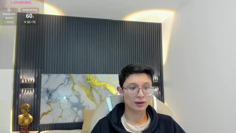 Snapshot of santiago_russo18 chatting on October 2025 01:00:02 PM santiago_russo18 online show from October 2025 01:00:02 PM