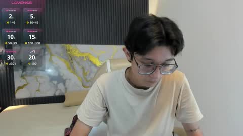 santiago_russo18 online show from November 2025 02:11:01 AM