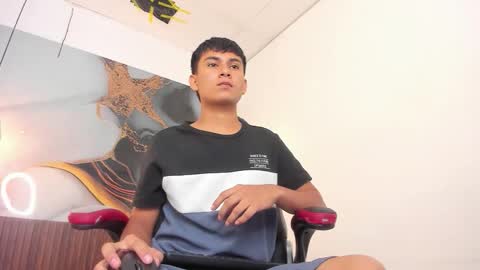 Snapshot of santiagocool chatting on April 2026 12:31:01 PM santiagocool online show from April 2026 12:31:01 PM