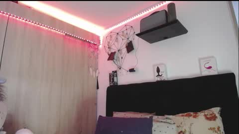 Santii online show from March 2026 07:31:01 PM