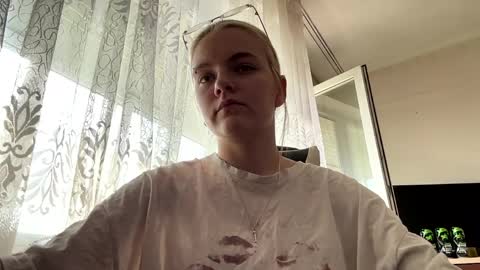 Snapshot of santinalabonne chatting on May 2026 10:34:01 AM Rina online show from May 2026 10:34:01 AM