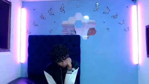 santiago online show from December 2024 12:04:01 PM