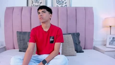 Santiago Carrington online show from March 2026 09:11:01 PM