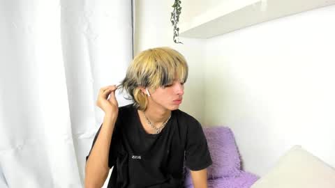 kitty online show from December 2024 05:12:01 AM