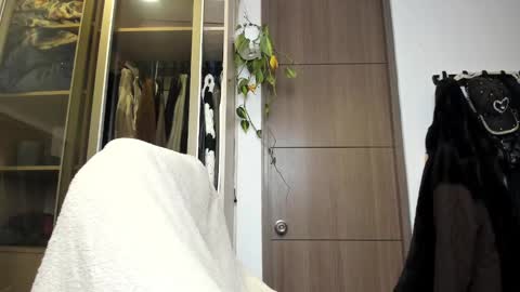 kitty online show from March 2025 03:24:01 AM