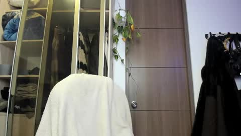 kitty online show from March 2025 05:53:01 AM