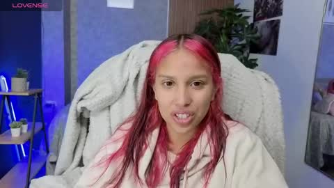 Snapshot of saphiire_ chatting on May 2026 04:25:02 PM saphi online show from May 2026 04:25:02 PM