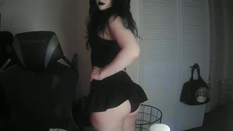 Snapshot of saphirerose1 chatting on October 2025 10:40:02 PM Sapphire online show from October 2025 10:40:02 PM