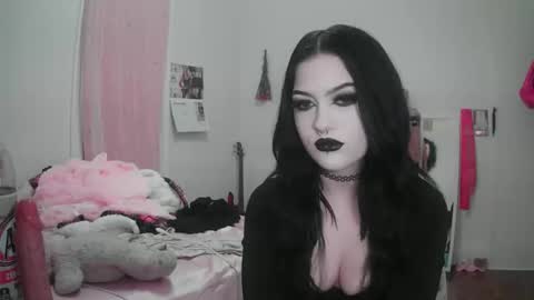 Snapshot of saphirerose1 chatting on November 2025 10:40:01 PM Sapphire online show from November 2025 10:40:01 PM