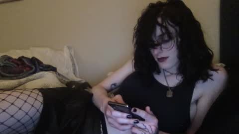 Snapshot of sapphicvoid chatting on September 2025 04:27:02 AM Jade online show from September 2025 04:27:02 AM